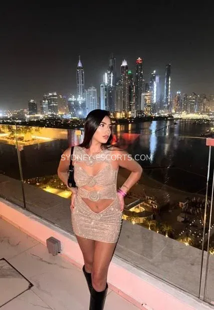Sydney escorts Courtney — 5