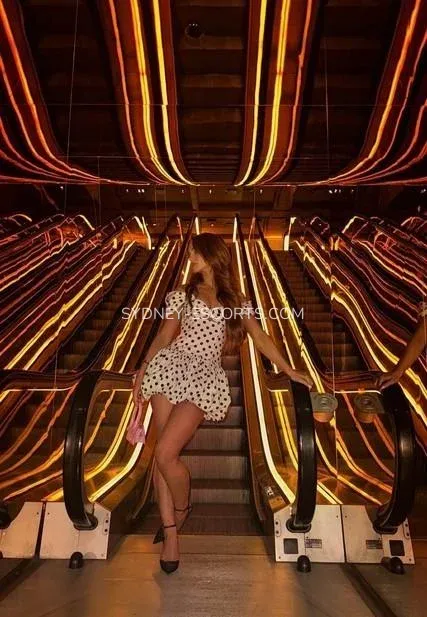 Sydney escorts Courtney — 1