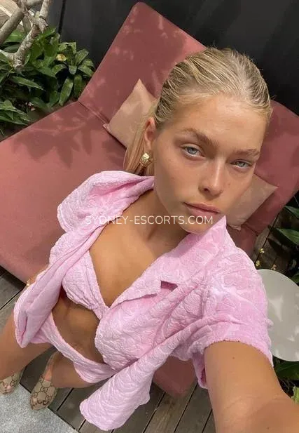 Sydney escorts Clara — 4