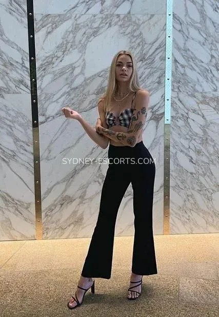 Sydney escorts Linnéa — 3