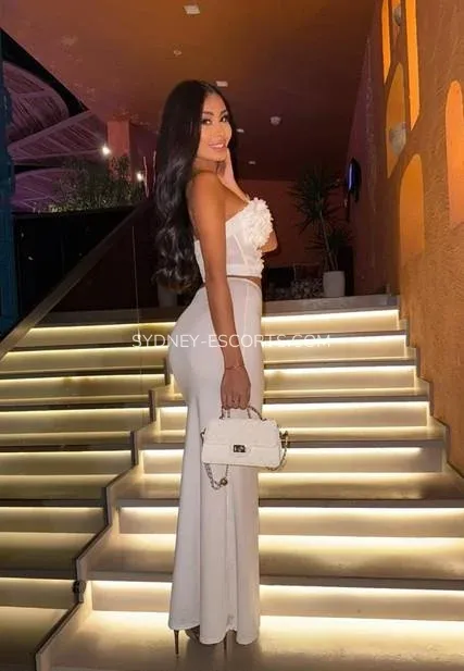 Sydney escorts Hannah — 3