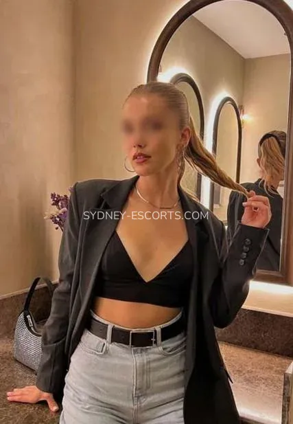 Sydney escorts Sophie — 4