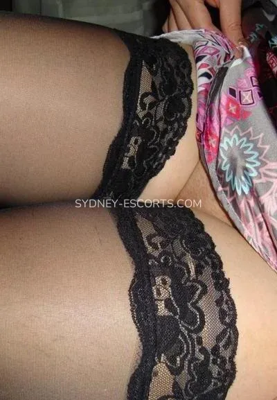 Sydney escorts Reagan — 1