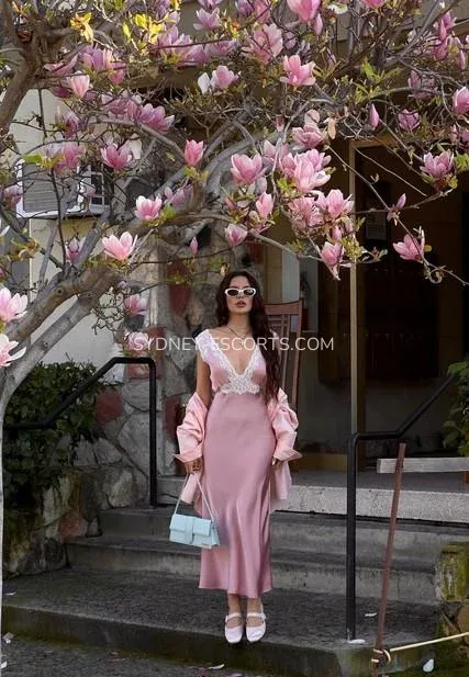 Sydney escorts Kathryn — 1