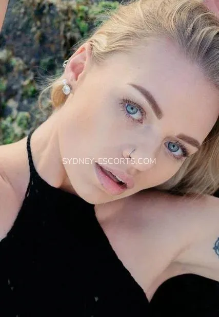 Sydney escorts Linnéa — 1