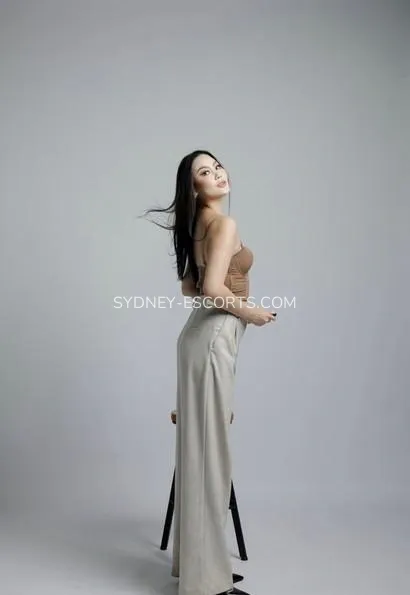 Sydney escorts Courtney — 2