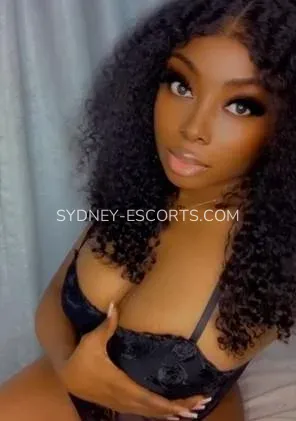 Sydney escorts Laura — 5