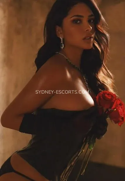 Sydney escorts Laura — 4