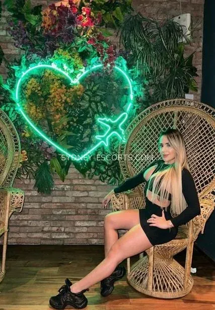 Sydney escorts Caroline — 3