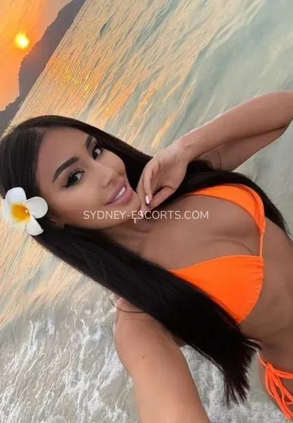 Sydney escorts Hannah — 5