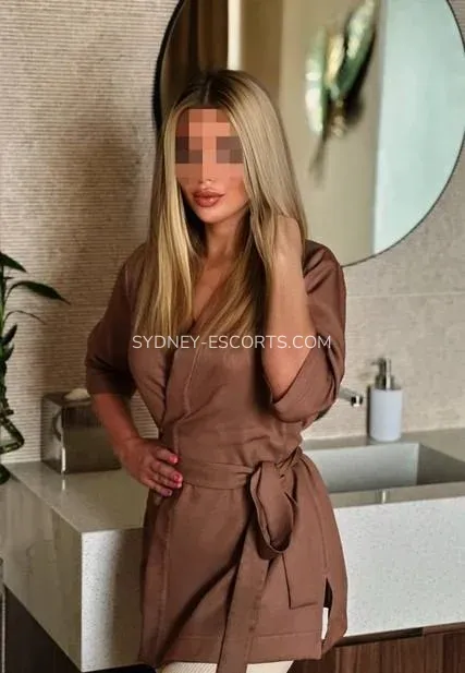 Sydney escorts Alexis — 4
