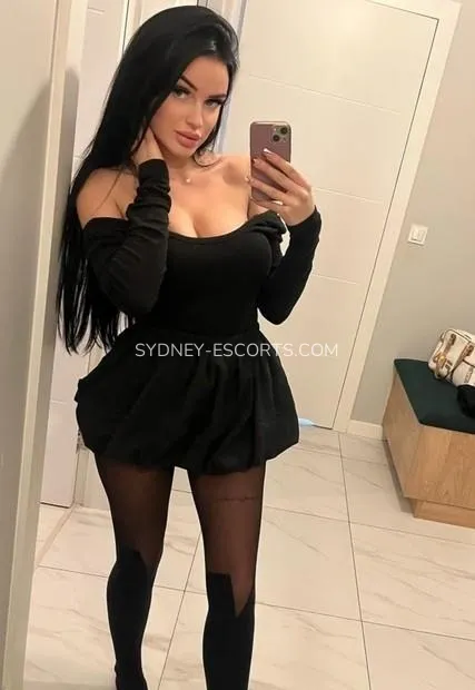 Sydney escorts Carly