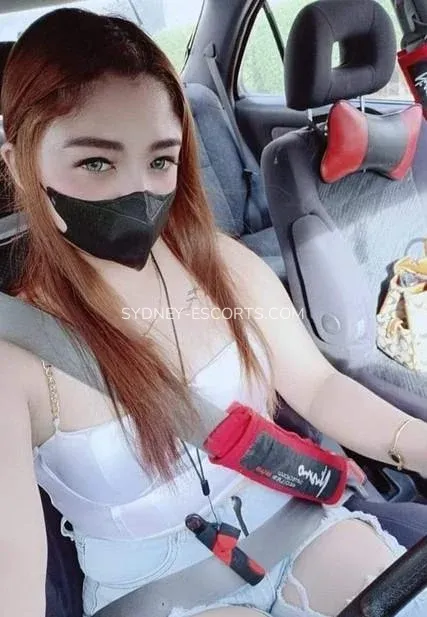 Sydney escorts Elisabeth — 1