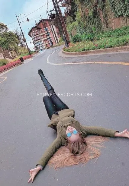 Sydney escorts Belinda — 1