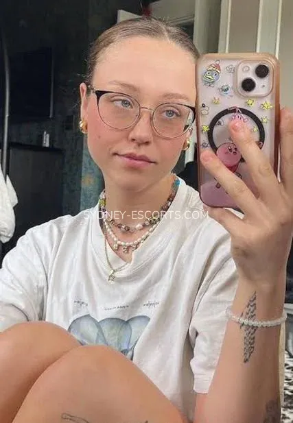 Sydney escorts Ella — 3