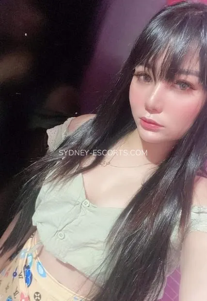 Sydney escorts Elisabeth — 2