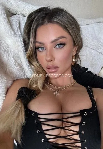 Sydney escorts Lauren — 8